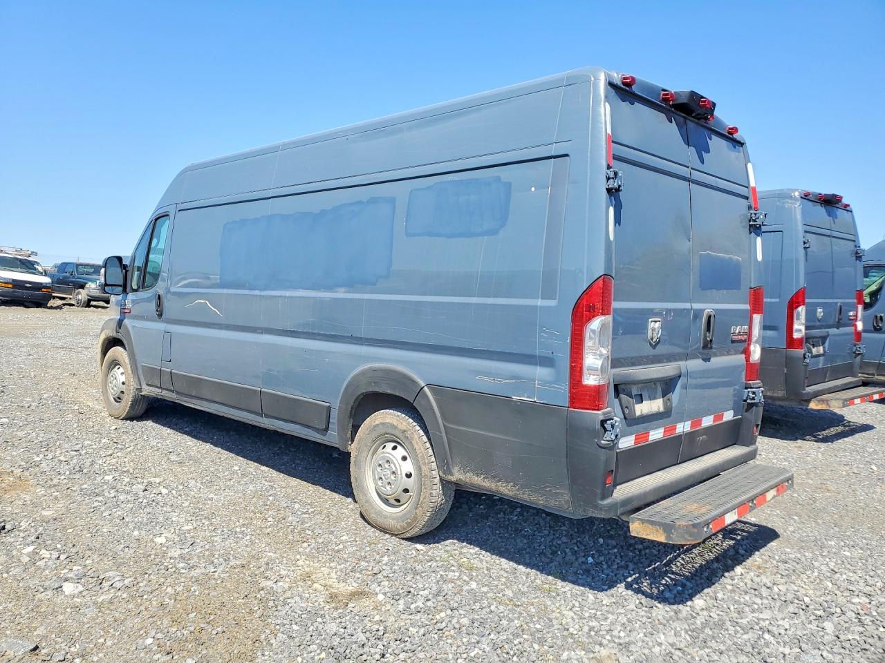 2020 RAM Promaster 3500 — VIN 3C6URVJG2LE128839 — photo 2